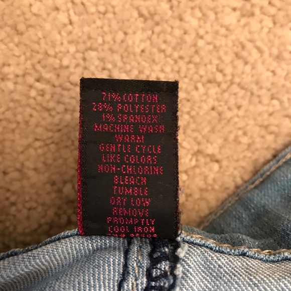 JW Style Denim Blue Jeans Size 12 Capris Distressed Embroidered Touch of Bling - Picture 14 of 14